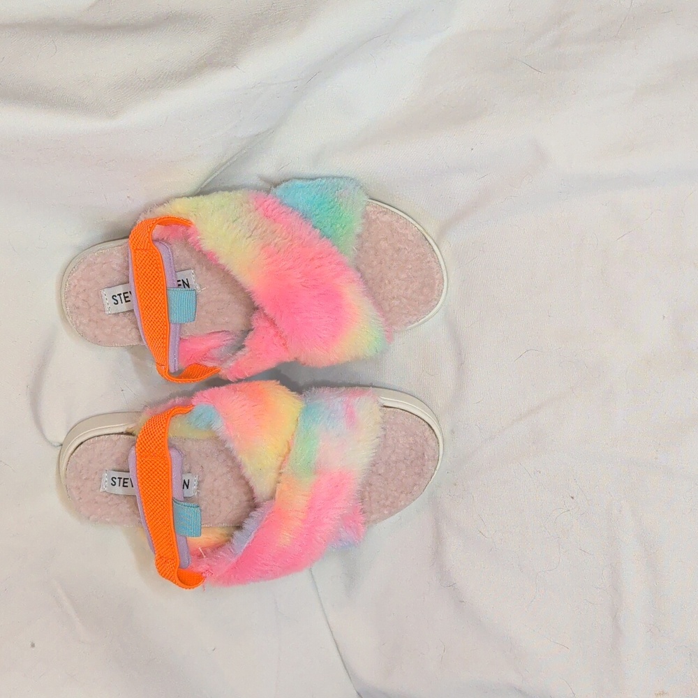 Steve Madden Girls Size 2 Tie Dye Faux Fur Slightly Used Slippers